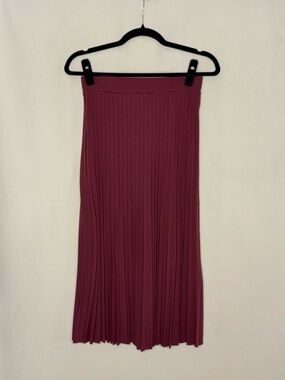 Pleated Midi Skirt in Deep Wine